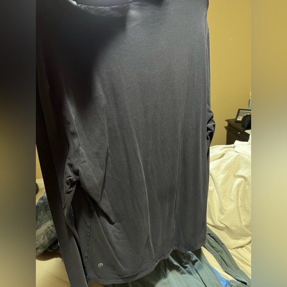 Long sleeve lululemon shirt - Picture 2 of 2